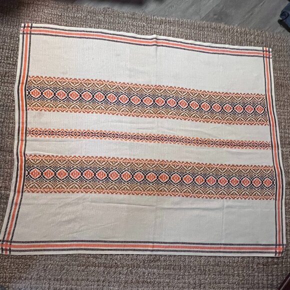 (VHD) Vintage Embroidered Gamcha Table Cloth 60/70. - Picture 3 of 10